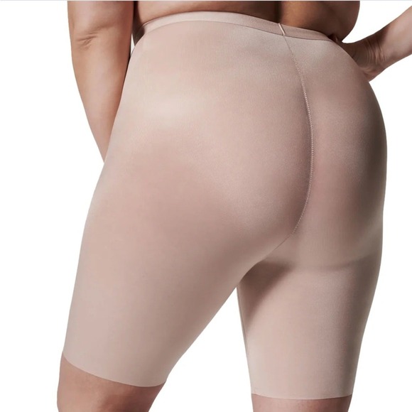 Spanx Invisible Shaping Mid-Thigh Short Large New - Picture 4 of 5